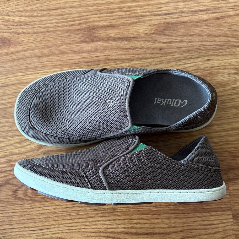 Like New OluKai Nohea Men's Brown Mesh Slip-On Loafers with Green Accents